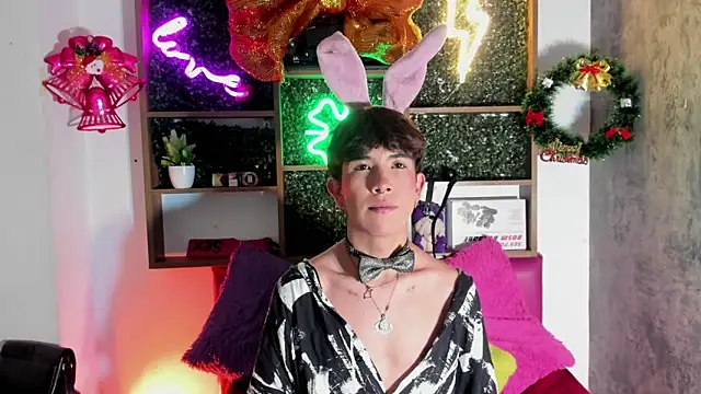 Angeldust19 online show from 4, 12, 2025