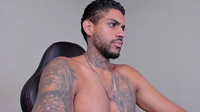 LuigiVitale 1 online show from 1, 12, 2025