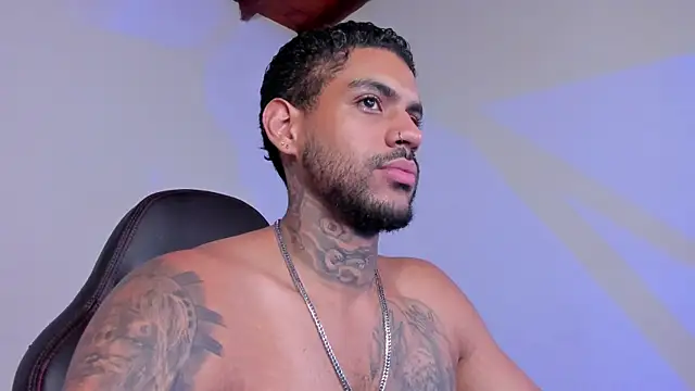 LuigiVitale 1 online show from 23, 11, 2025