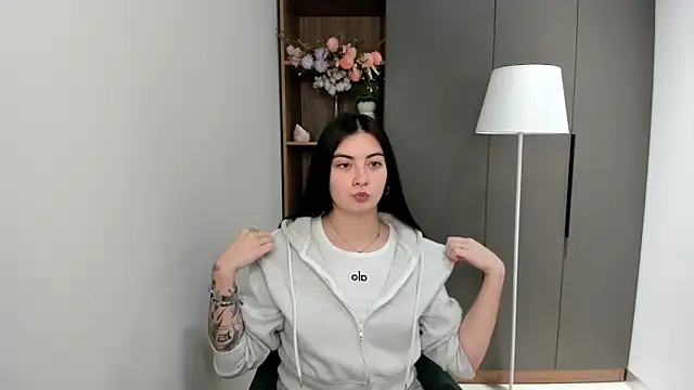 DelilaVanvliet online show from 21, 11, 2025