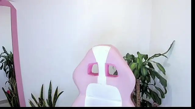 SOFIA SWEETT22 online show from 5, 12, 2025