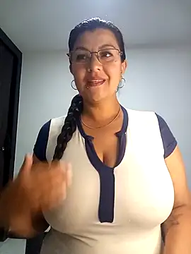Snapshot of CelesteAlvarez1989 chatting on 6, 5, 2026 CelesteAlvarez1989 online show from 6, 5, 2026