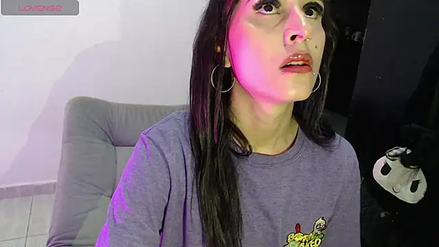 Isabella Hillss online show from 22, 7, 2026