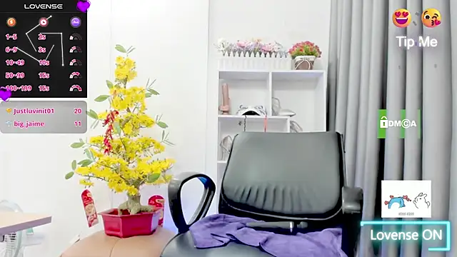 Snapshot of Hali_Sweetgirl chatting on 11, 6, 2026 Hali Sweetgirl online show from 11, 6, 2026