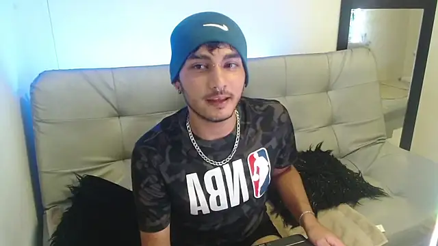 Snapshot of Brunicci chatting on 14, 11, 2025 Brunicci online show from 14, 11, 2025