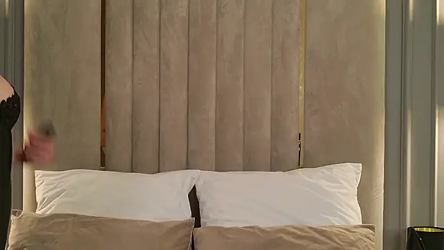Snapshot of RileyHeaven chatting on 9, 6, 2026 RileyHeaven online show from 9, 6, 2026