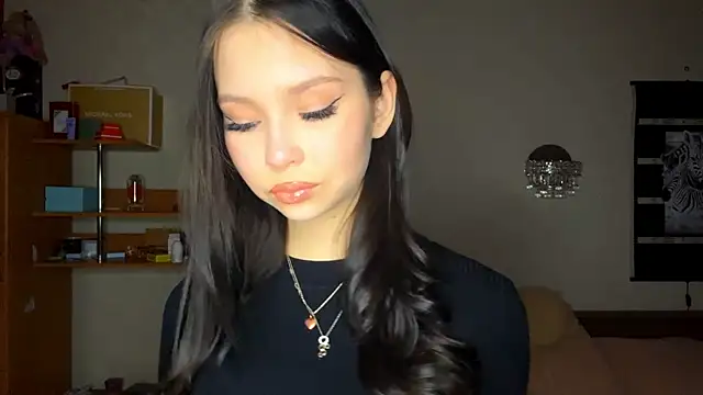 Snapshot of EmmaJonse chatting on 1, 12, 2025 EmmaJonse online show from 1, 12, 2025