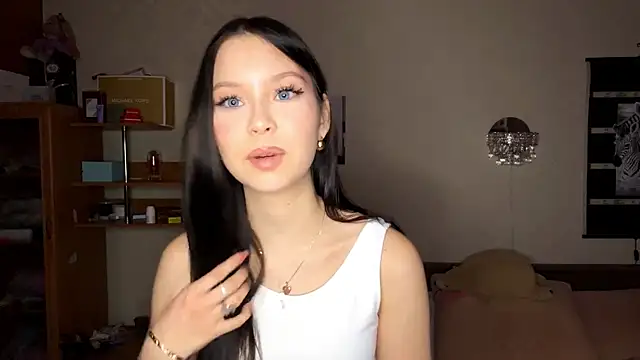 Snapshot of EmmaJonse chatting on 26, 11, 2025 EmmaJonse online show from 26, 11, 2025