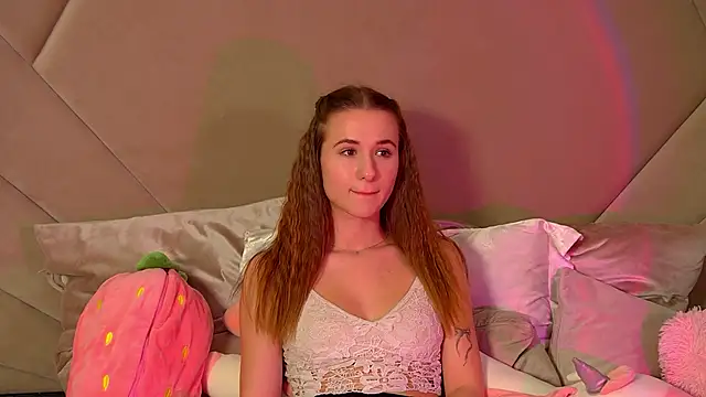 Snapshot of KristinaBellini chatting on 26, 11, 2025 KristinaBellini online show from 26, 11, 2025