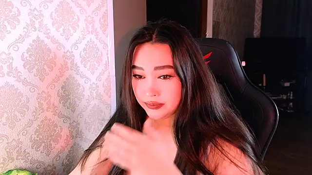 Emma Uilson online show from 14, 12, 2025