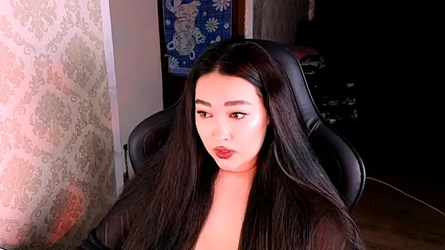 Emma Uilson online show from 9, 5, 2026