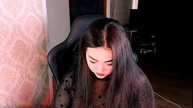 Emma Uilson online show from 3, 7, 2026