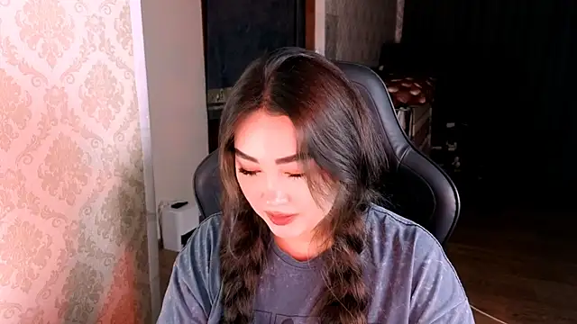 Emma Uilson online show from 28, 7, 2026