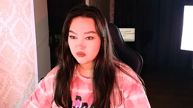 Emma Uilson online show from 23, 11, 2025