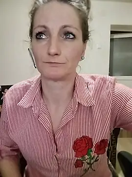 CrazyMaya39 online show from 14, 4, 2026