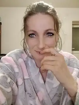 CrazyMaya39 online show from 18, 4, 2026