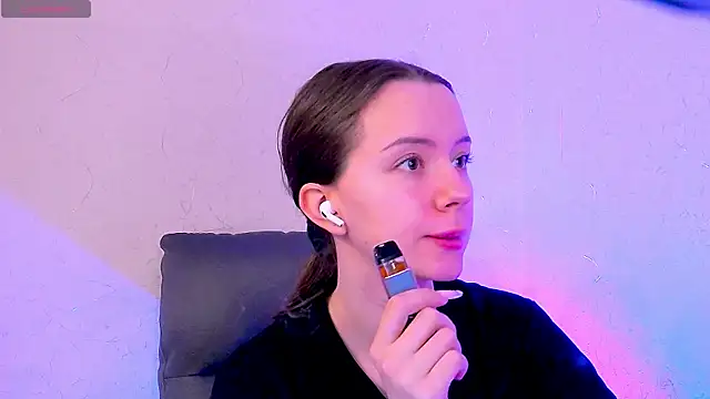 BellaVelure6767 online show from 15, 4, 2026