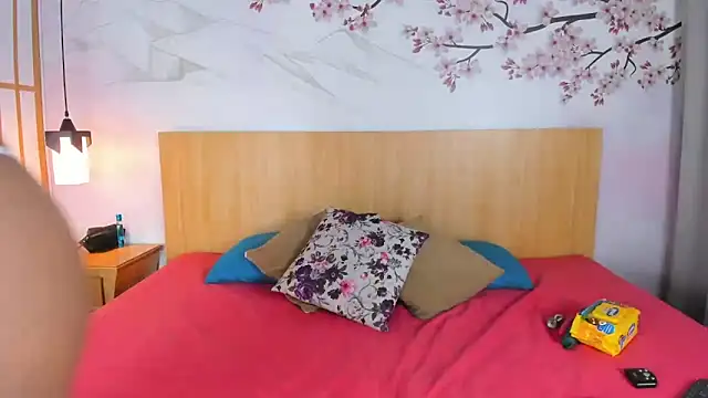 Laura Torress online show from 26, 3, 2026