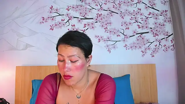 Snapshot of Laura_Torress chatting on 2, 7, 2026 Laura Torress online show from 2, 7, 2026