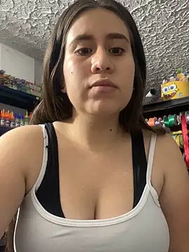 Scarlett Noire outdoors online show from 14, 11, 2025