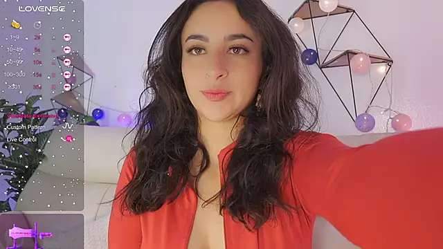 Snapshot of Enola_Holmes_ chatting on 28, 11, 2025 Enola Holmes online show from 28, 11, 2025