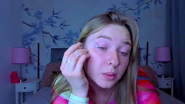 Sweetie kitty1 online show from 17, 11, 2025