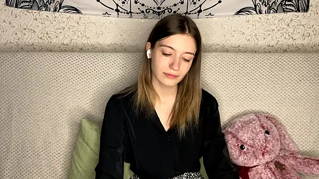 MiriamDongo online show from 26, 11, 2025