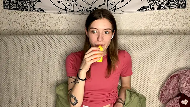 MiriamDongo online show from 3, 12, 2025