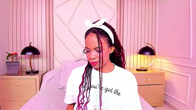 LailaDavidson online show from 12, 4, 2026