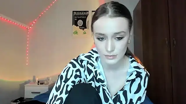 tinyglow online show from 9, 4, 2026