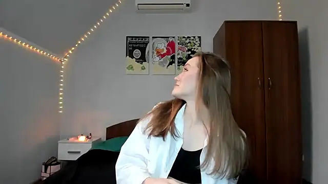 tinyglow online show from 2, 12, 2025