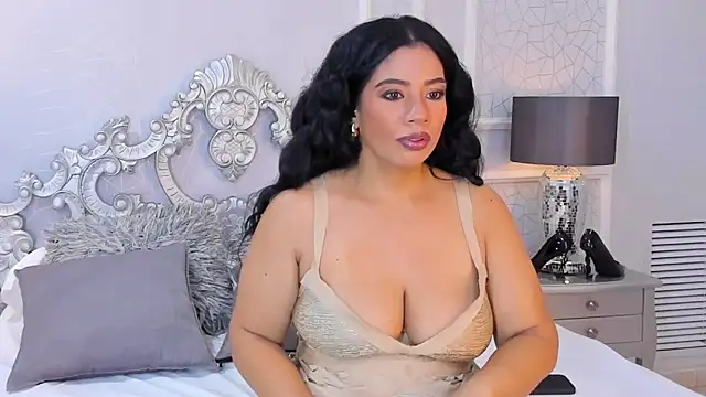 Snapshot of IvannaClaire chatting on 28, 11, 2025 IvannaClaire online show from 28, 11, 2025