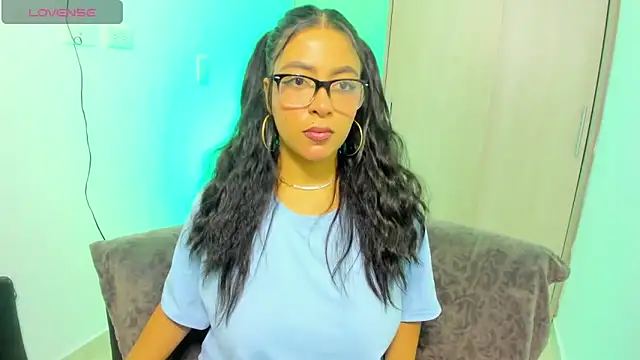 evelisse  online show from 5, 4, 2026