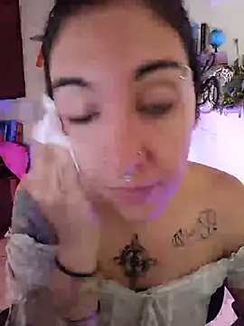 Snapshot of Melinerd chatting on 8, 5, 2026 Melinerd online show from 8, 5, 2026