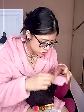 VelvetNovaa online show from 25, 11, 2025