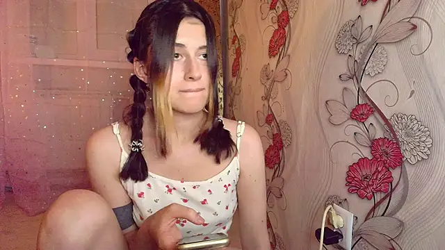 KristinaScott online show from 2, 12, 2025