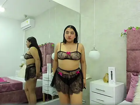 Snapshot of SalomeLee chatting on 21, 7, 2026 SalomeLee online show from 21, 7, 2026