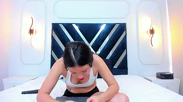 Snapshot of Emily_Frostt chatting on 22, 11, 2025 Emily Frostt online show from 22, 11, 2025