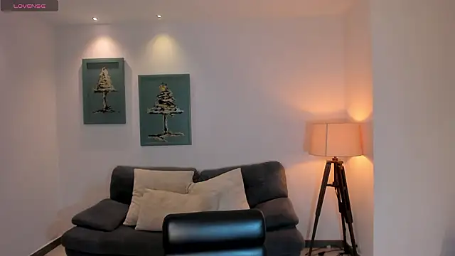 HaileyRoss  online show from 9, 2, 2026