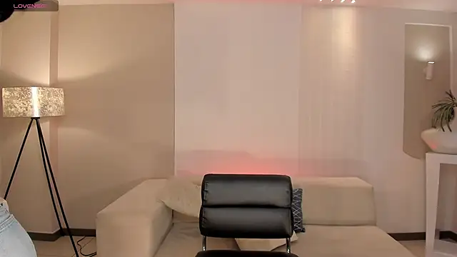 HaileyRoss  online show from 6, 3, 2026