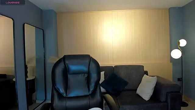 ZaraKafruni online show from 22, 2, 2026