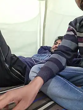 Snapshot of syndyc1 chatting on 19, 12, 2025 syndyc1 online show from 19, 12, 2025