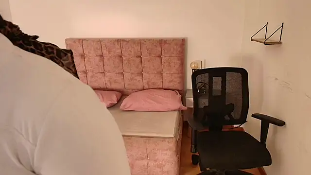 Snapshot of Lucy_Carson chatting on 1, 12, 2025 Lucy Carson online show from 1, 12, 2025