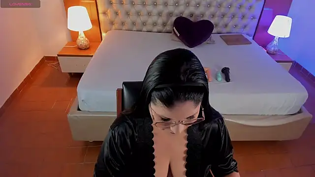 AlinaMilf online show from 17, 12, 2025