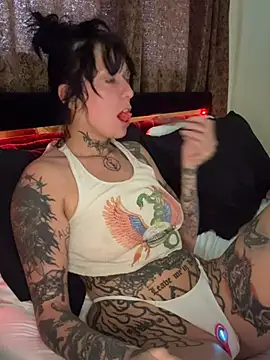 Snapshot of heavymetalvixen chatting on 6, 6, 2026 heavymetalvixen online show from 6, 6, 2026