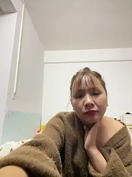 yiyi0316 online show from 4, 12, 2025