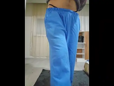 Snapshot of Lukemo chatting on 17, 11, 2025 Lukemo online show from 17, 11, 2025