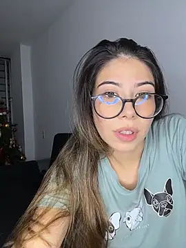 Snapshot of Caitlinn_catt chatting on 2, 12, 2025 Caitlinn catt online show from 2, 12, 2025