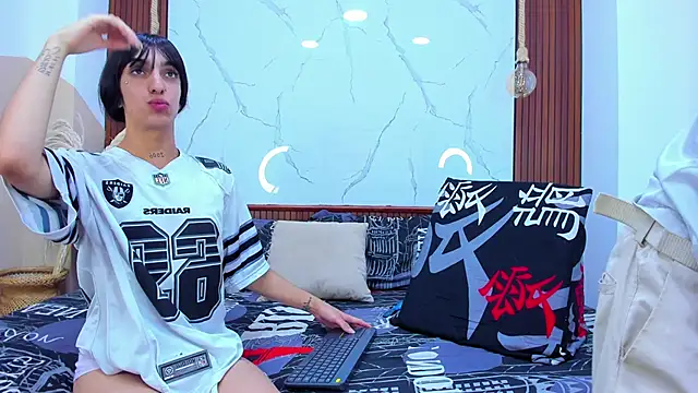 Loversinfire2 online show from 24, 2, 2026