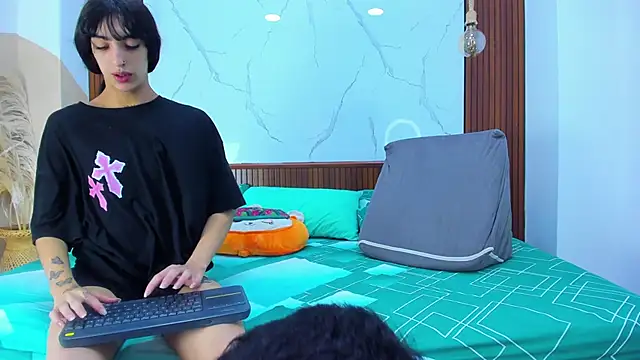 Snapshot of Loversinfire2 chatting on 29, 11, 2025 Loversinfire2 online show from 29, 11, 2025